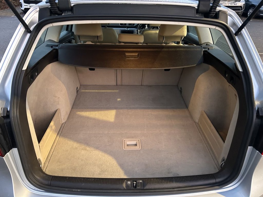 Used Volkswagen Passat 2011 for sale - 76632158: Photo 11