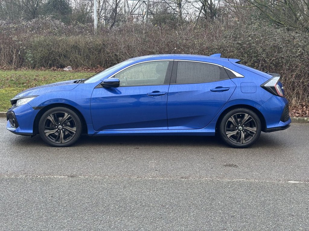Used Honda Civic 2017 for sale - 77226904: Photo 2