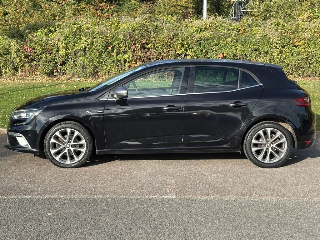 Used Renault Megane 2017 for sale - 76185125: Photo 2
