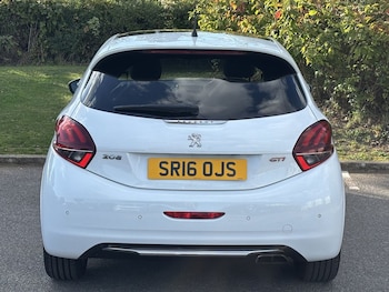 Used Peugeot 208 2016 for sale - 76118486: Photo 4