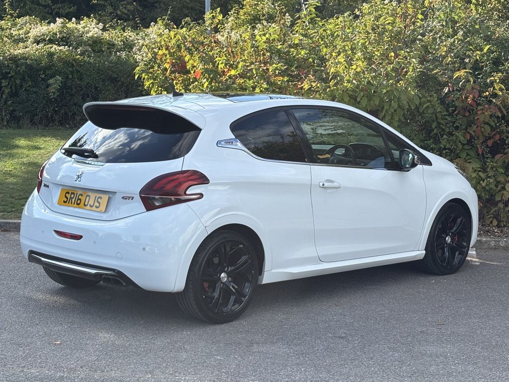 Used Peugeot 208 2016 for sale - 76118486: Photo 5