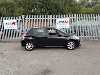 Used Peugeot 208 2015 for sale - 79551941: Photo