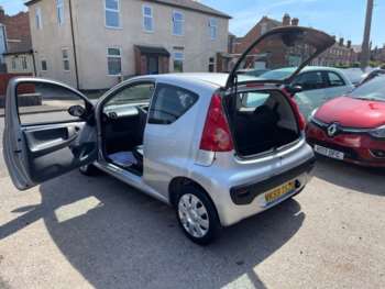 Used Peugeot 107 2009 for sale - 74607484: Photo