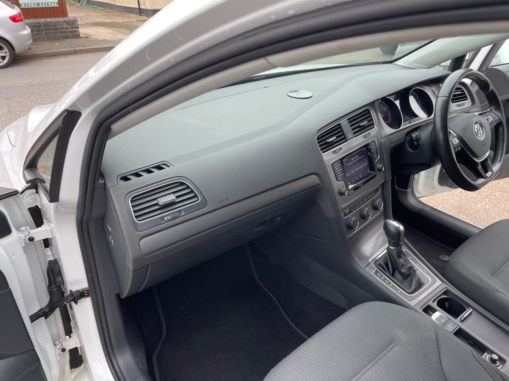 Used Volkswagen Golf 2013 for sale - 77600108: Photo 30