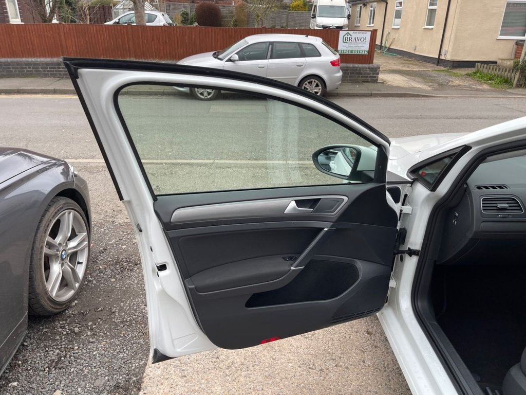 Used Volkswagen Golf 2013 for sale - 77600108: Photo 31