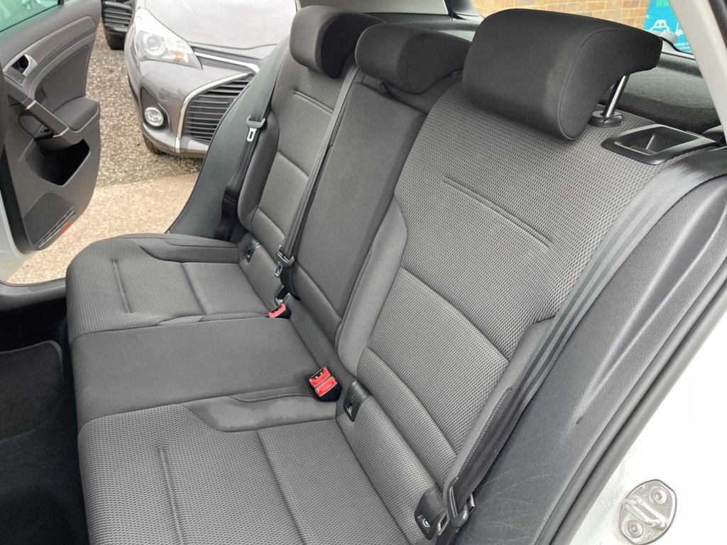 Used Volkswagen Golf 2013 for sale - 77600108: Photo 32