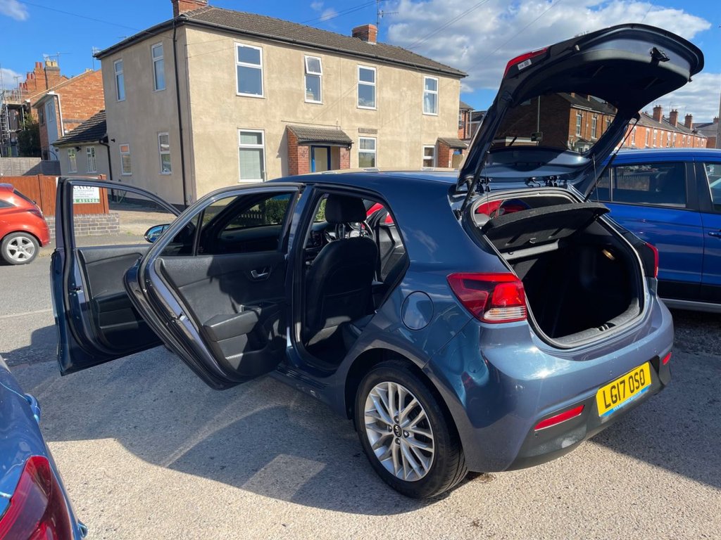 Used Kia Rio 2017 for sale - 76048463: Photo 2