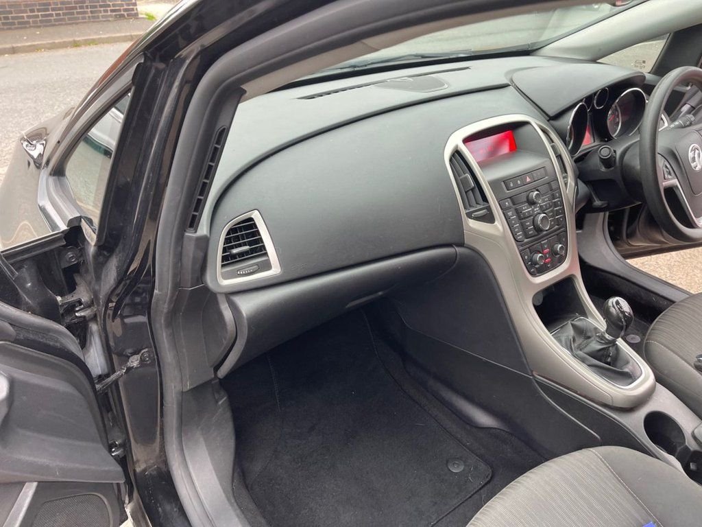 Used Vauxhall Astra 2011 for sale - 76768056: Photo 24