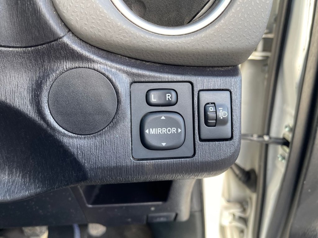 Used Toyota Yaris 2012 for sale - 77667236: Photo 18