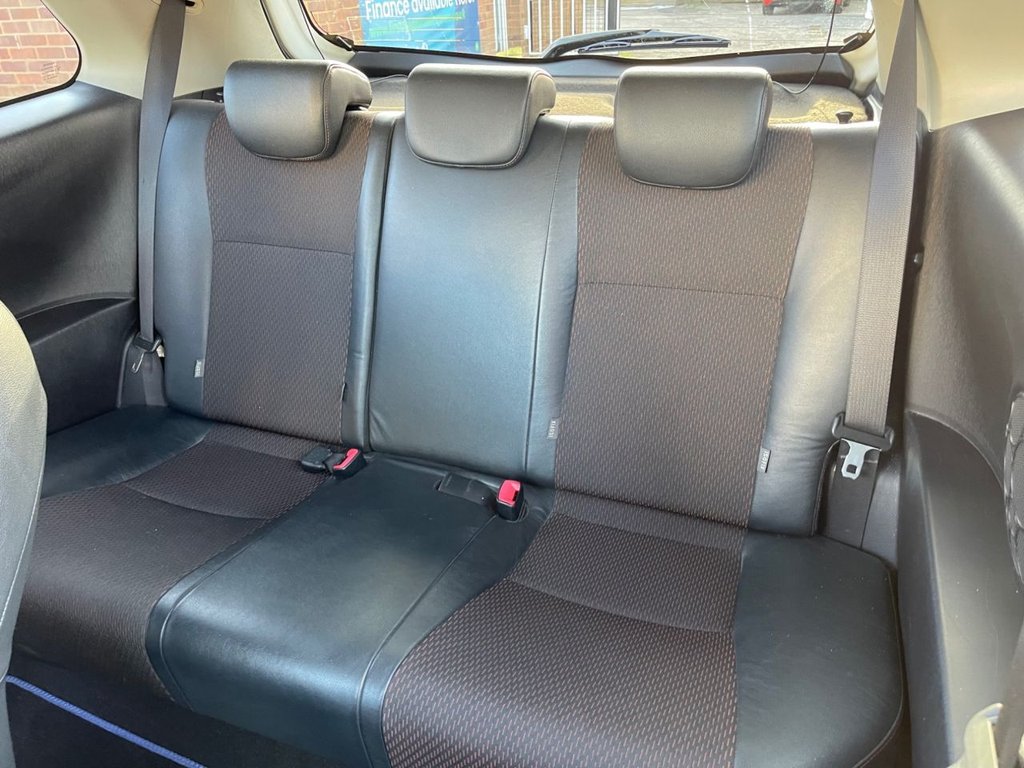 Used Toyota Yaris 2012 for sale - 77667236: Photo 23