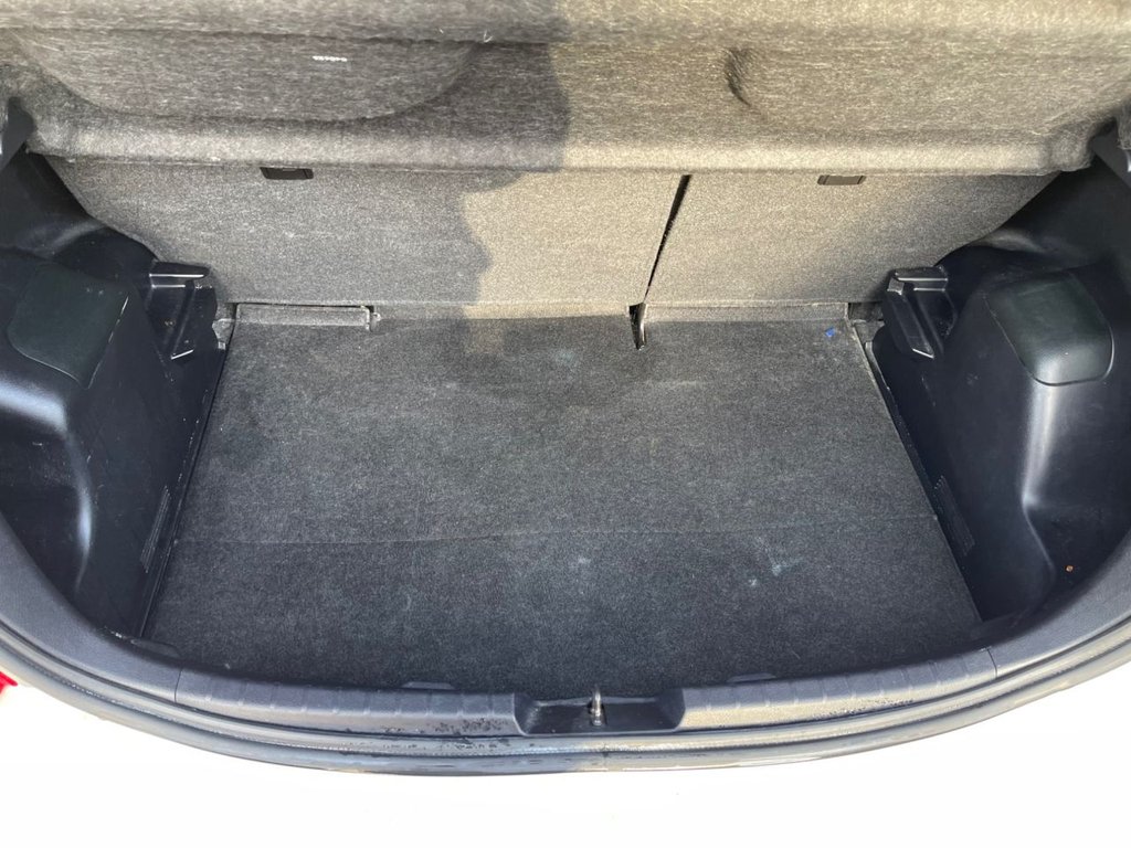 Used Toyota Yaris 2012 for sale - 77667236: Photo 28