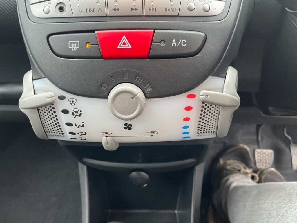 Used Toyota AYGO 2013 for sale - 77565390: Photo 13