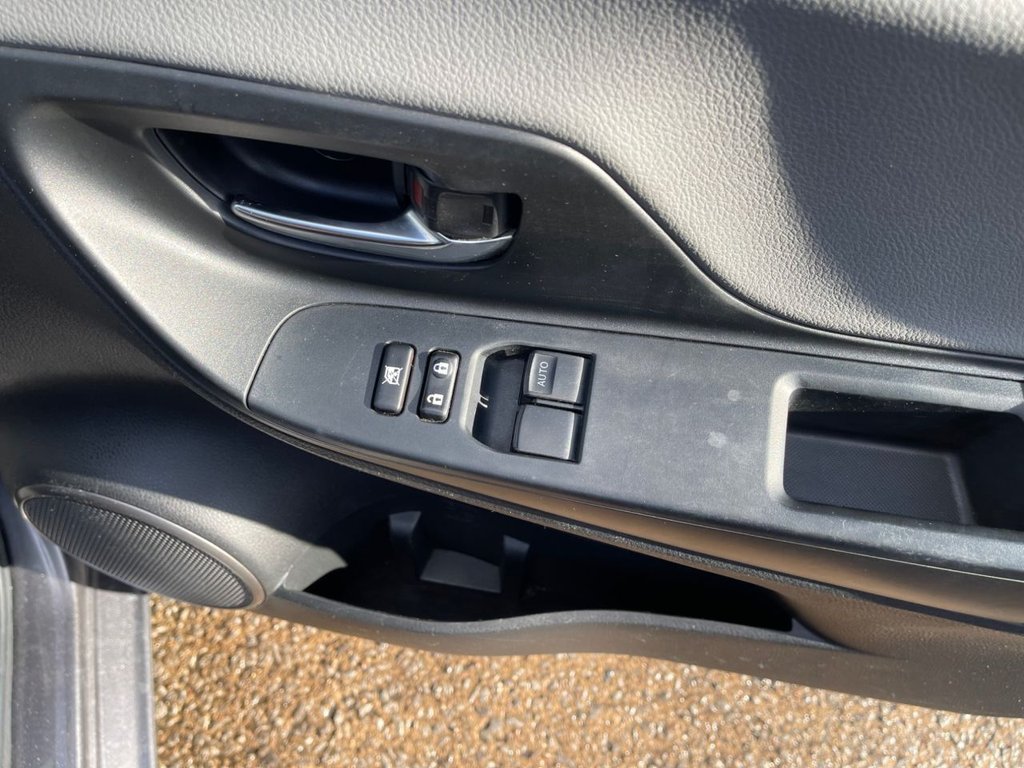 Used Toyota Yaris 2015 for sale - 77558071: Photo 22