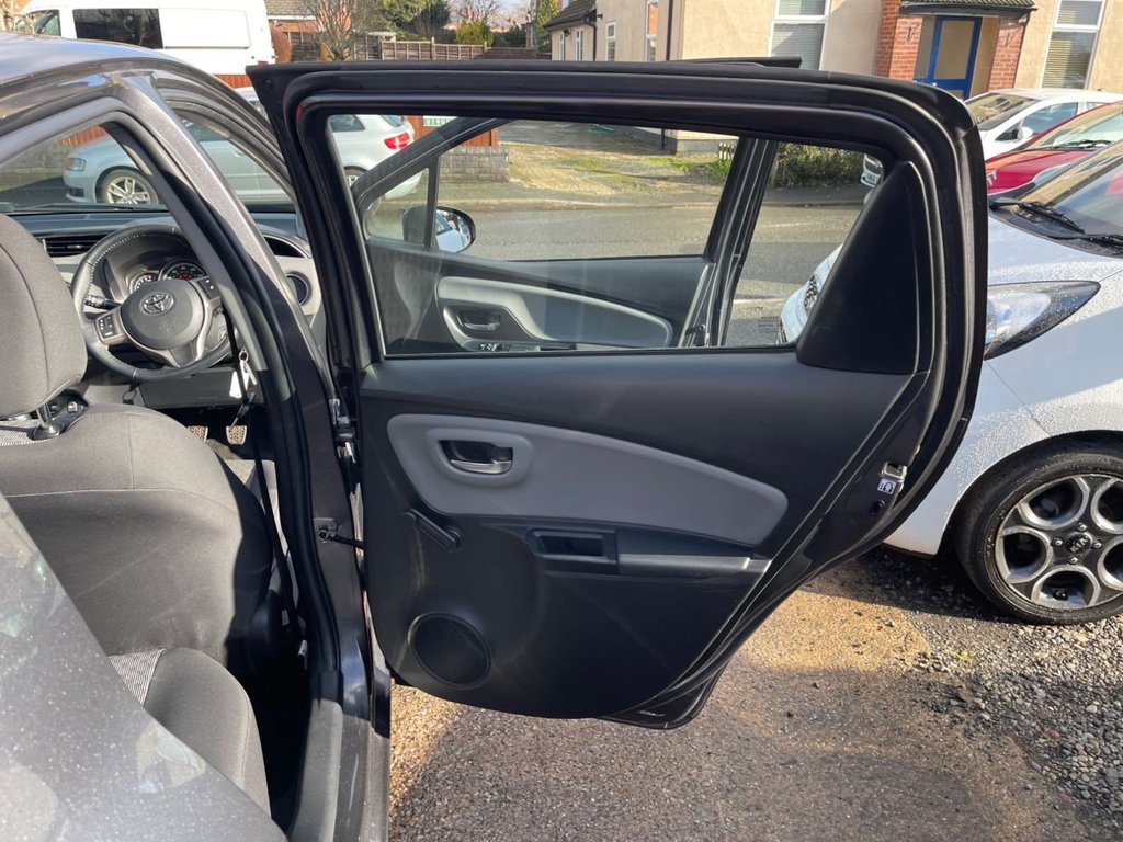 Used Toyota Yaris 2015 for sale - 77558071: Photo 25