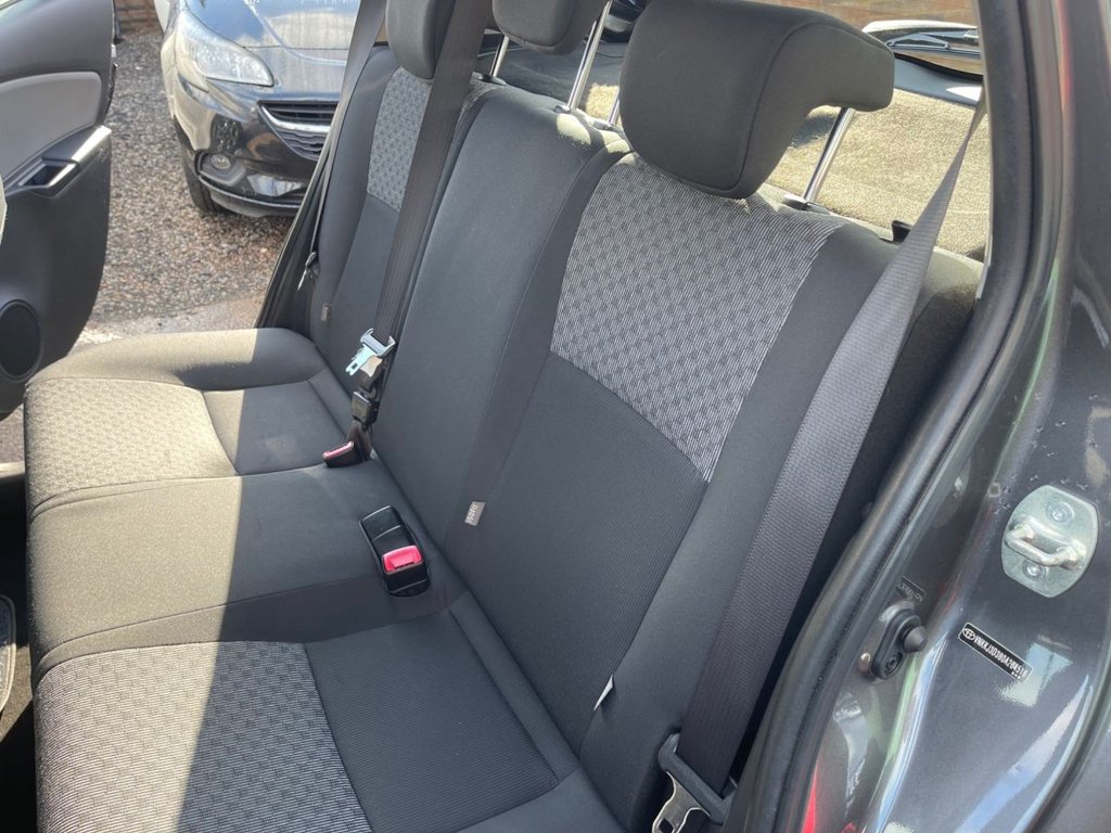 Used Toyota Yaris 2015 for sale - 77558071: Photo 30