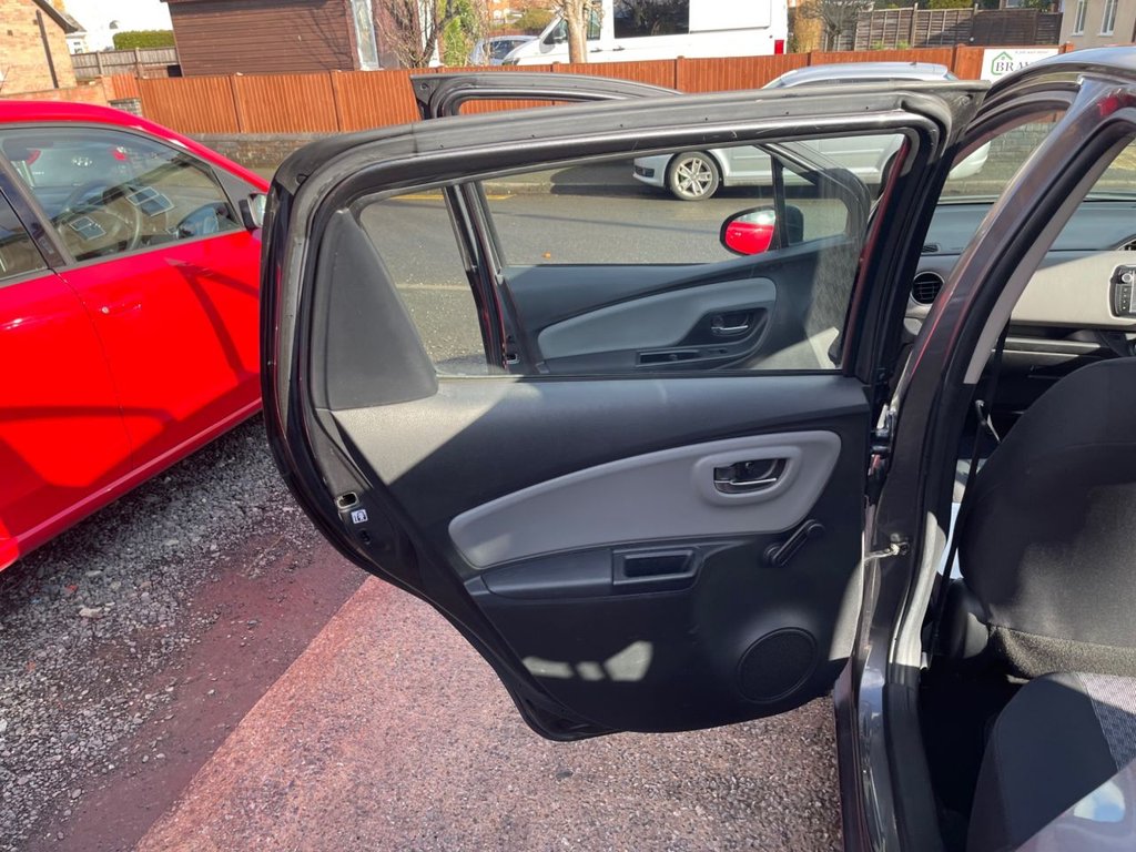 Used Toyota Yaris 2015 for sale - 77558071: Photo 32