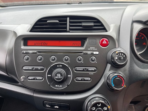 Used Honda Jazz 2011 for sale - 76286083: Photo 15