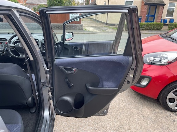 Used Honda Jazz 2011 for sale - 76286083: Photo 26