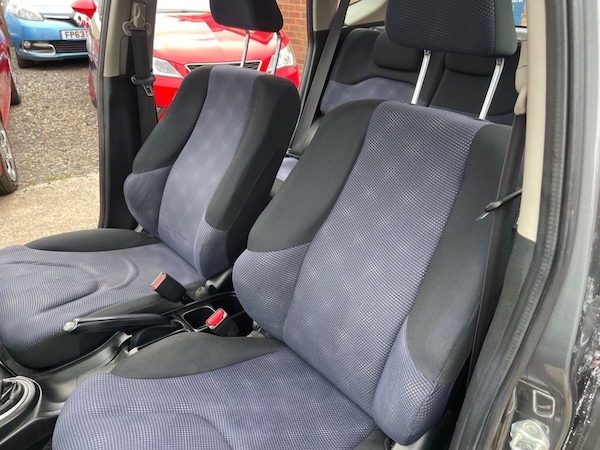 Used Honda Jazz 2011 for sale - 76286083: Photo 27