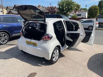 Used Toyota AYGO 2013 for sale - 78372348: Photo