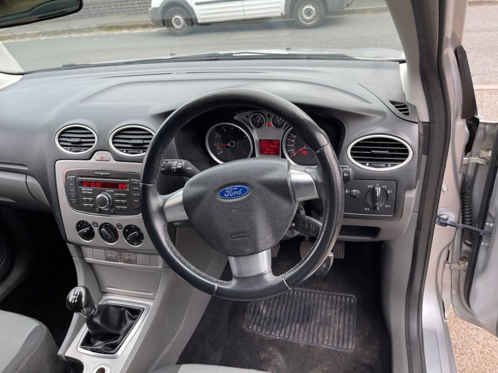 Used Ford Focus 2010 for sale - 76092814: Photo 15