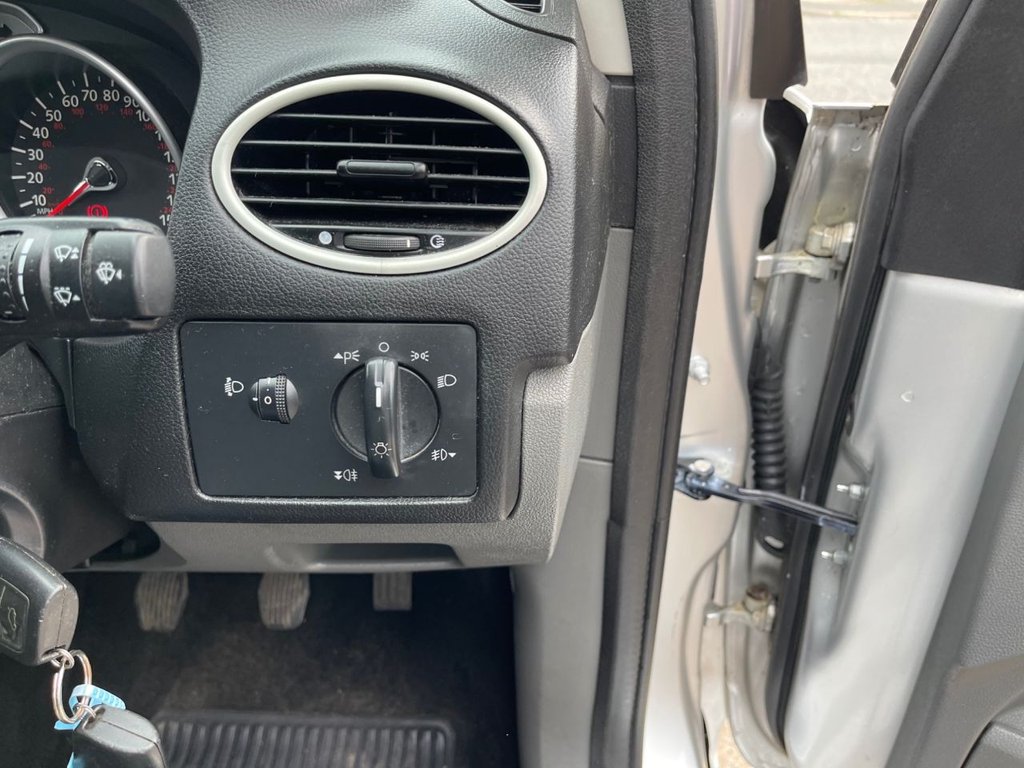Used Ford Focus 2010 for sale - 76092814: Photo 16