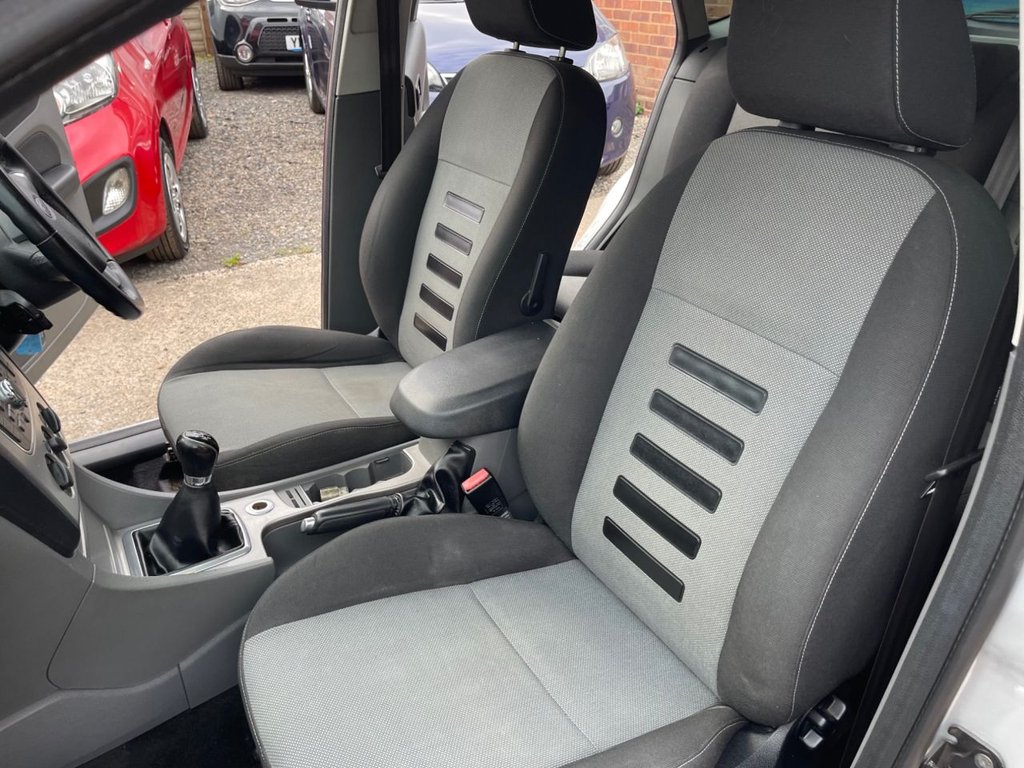 Used Ford Focus 2010 for sale - 76092814: Photo 21