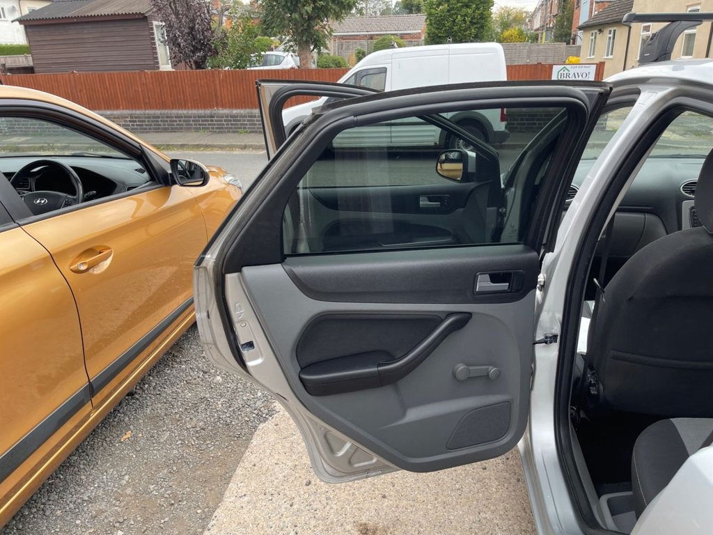 Used Ford Focus 2010 for sale - 76092814: Photo 27