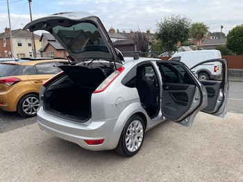 Used Ford Focus 2010 for sale - 76092814: Photo 4