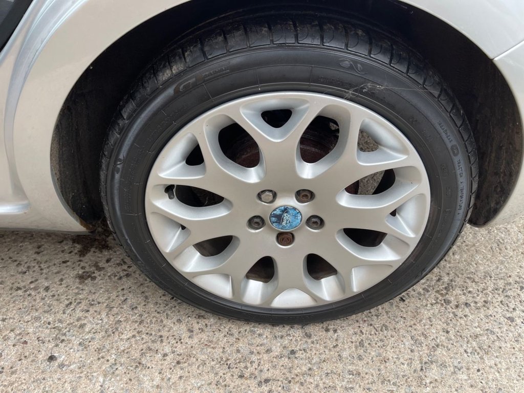 Used Ford Focus 2010 for sale - 76092814: Photo 7