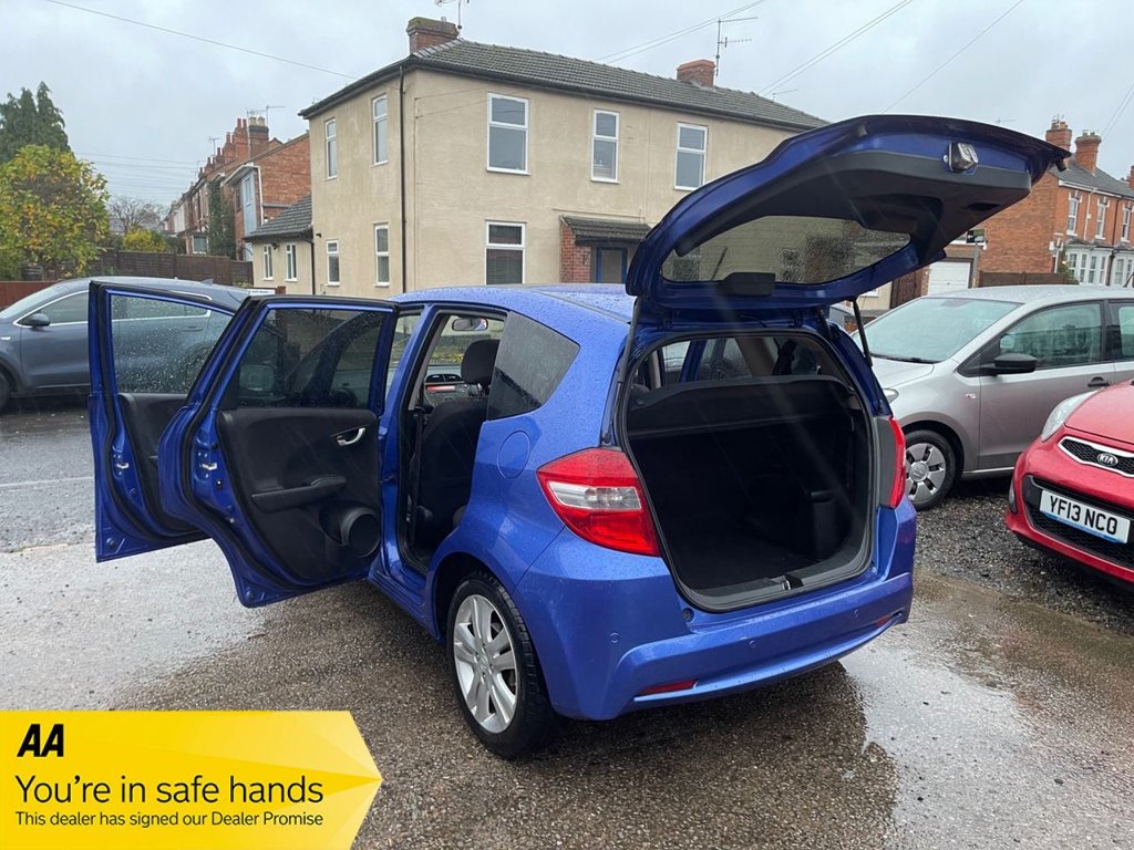 Used Honda Jazz 2015 for sale - 76582537: Photo 2