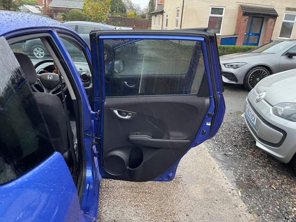 Used Honda Jazz 2015 for sale - 76582537: Photo 24