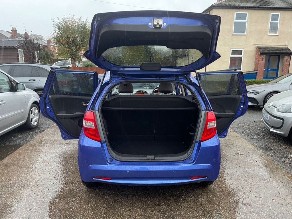 Used Honda Jazz 2015 for sale - 76582537: Photo 3