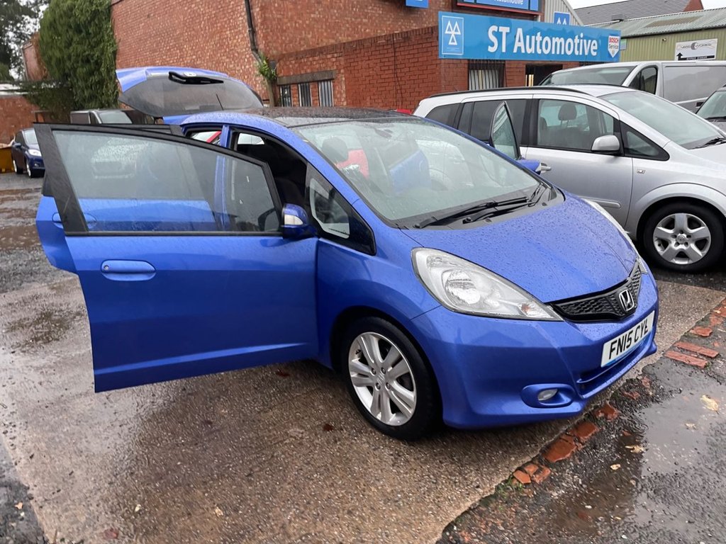 Used Honda Jazz 2015 for sale - 76582537: Photo 5