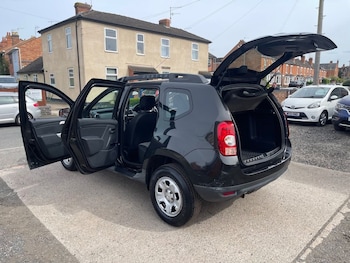 Used Dacia Duster 2015 for sale - 78330373: Photo