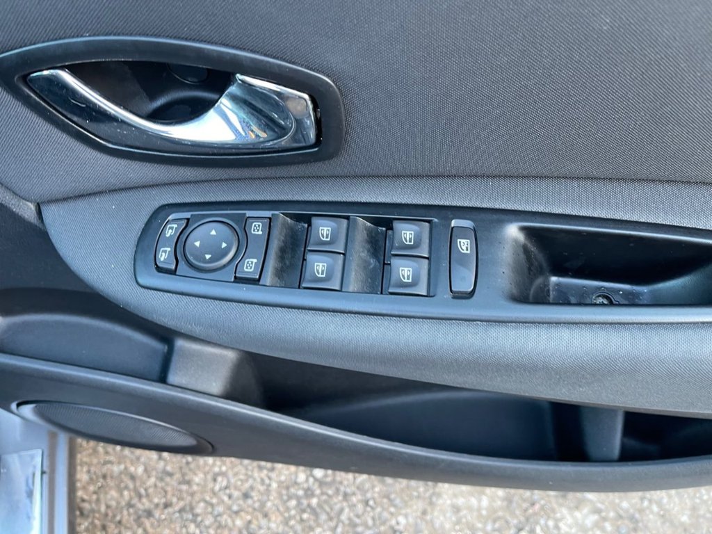 Used Renault Scenic 2015 for sale - 77199767: Photo 20