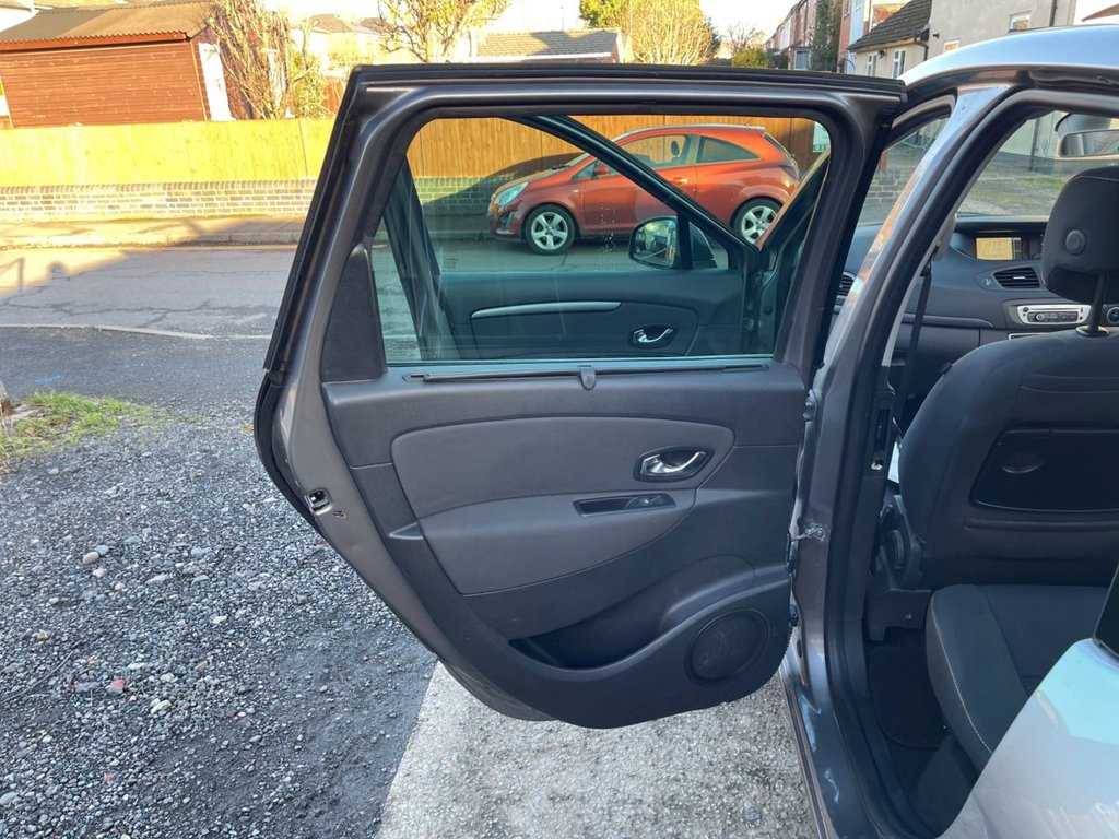 Used Renault Scenic 2015 for sale - 77199767: Photo 30