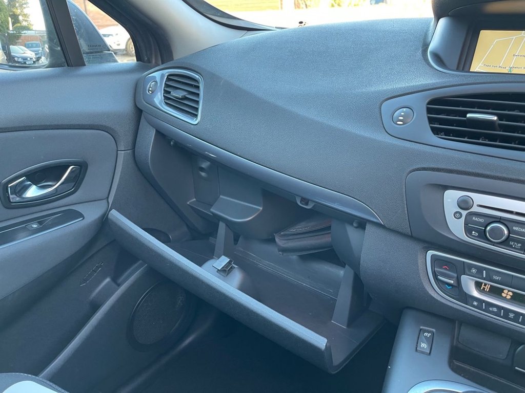 Used Renault Scenic 2015 for sale - 77199767: Photo 8