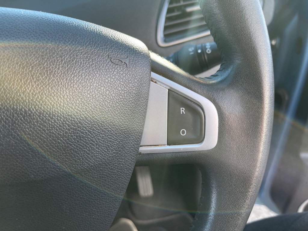 Used Renault Grand Scenic 2011 for sale - 76509832: Photo 17