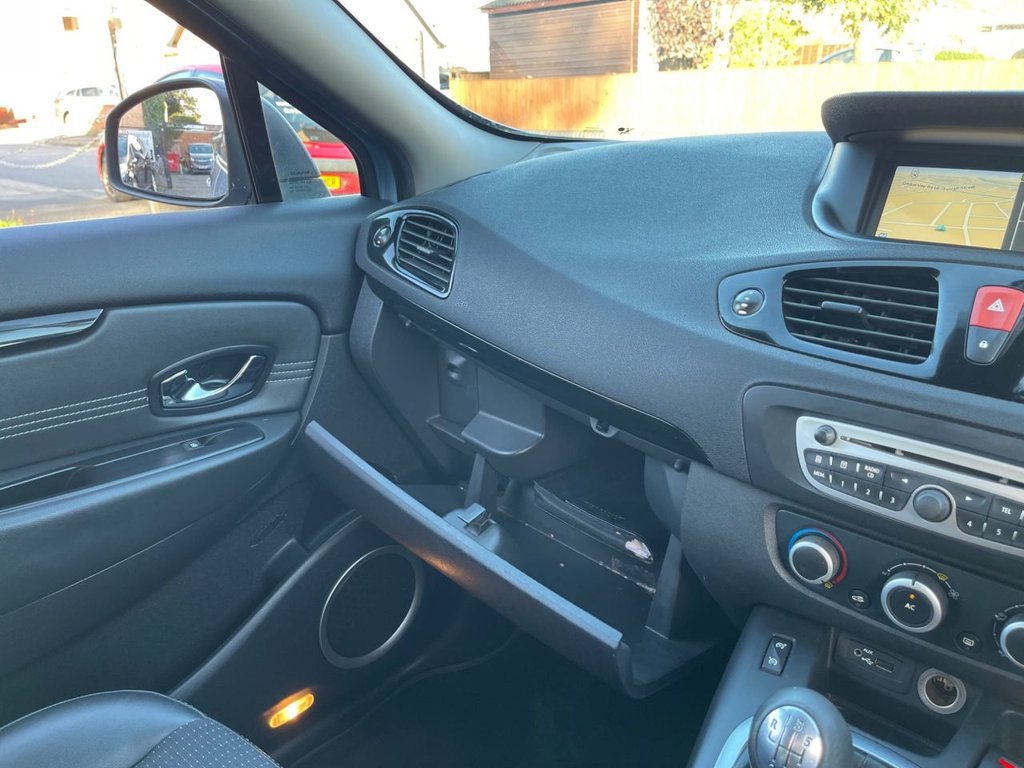 Used Renault Grand Scenic 2011 for sale - 76509832: Photo 19