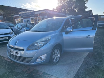 2011 (61) - 1.6 VVT Dynamique TomTom MPV 5dr Petrol Manual Euro 5 (110 ps)