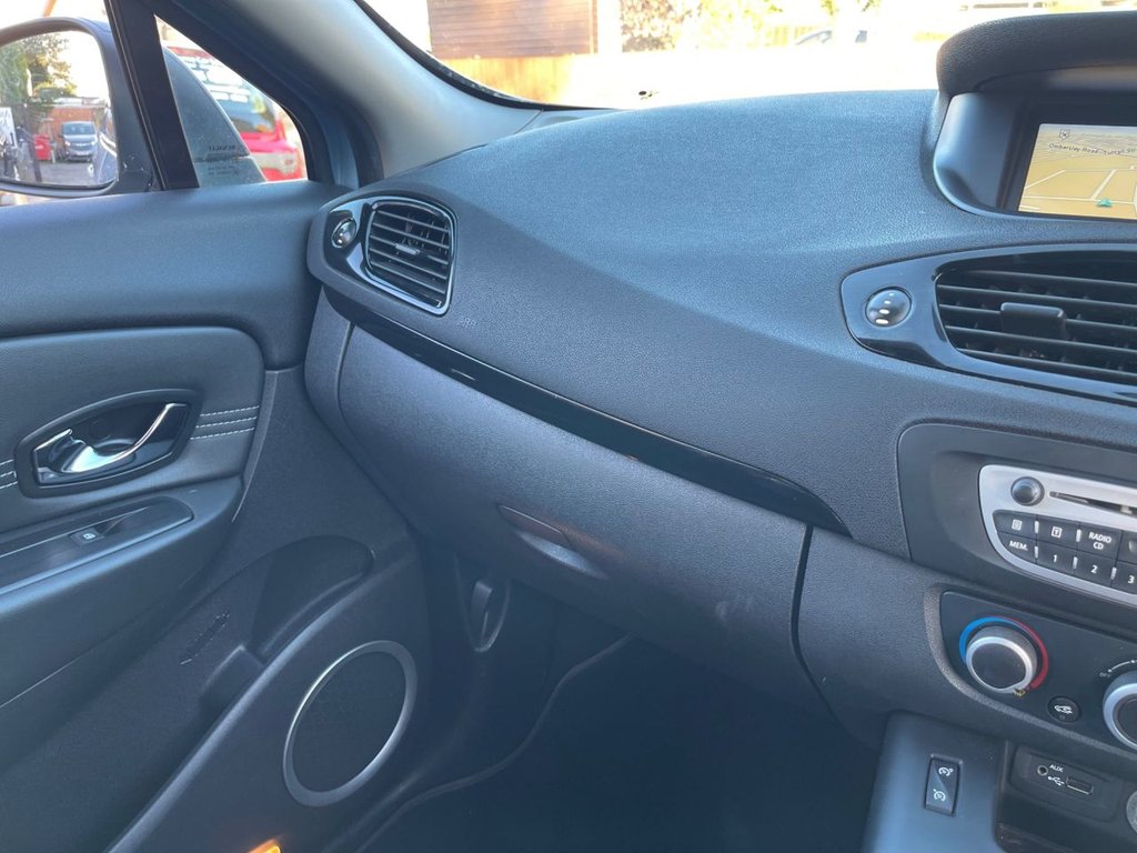 Used Renault Grand Scenic 2011 for sale - 76509832: Photo 20