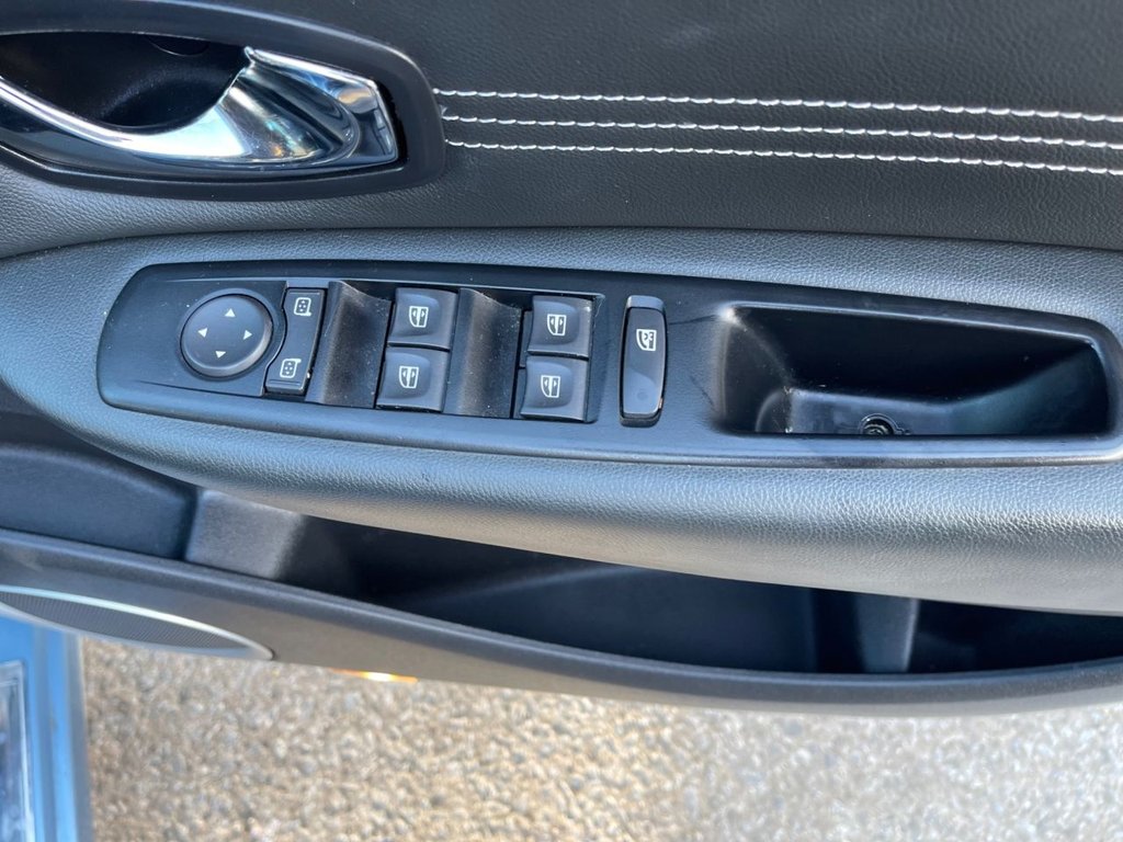 Used Renault Grand Scenic 2011 for sale - 76509832: Photo 25