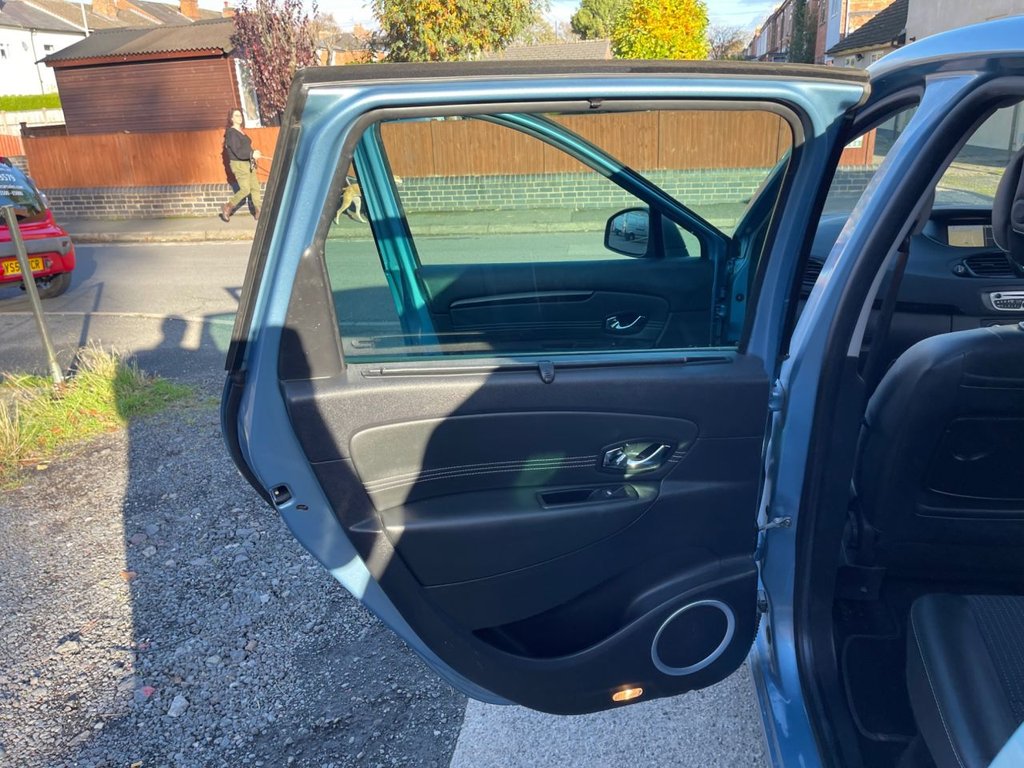 Used Renault Grand Scenic 2011 for sale - 76509832: Photo 38