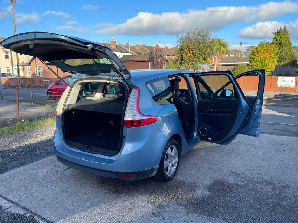 Used Renault Grand Scenic 2011 for sale - 76509832: Photo 4