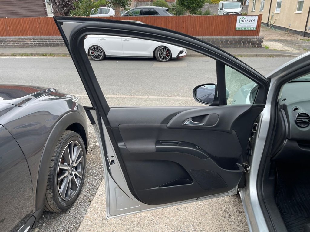 Used Vauxhall Meriva 2015 for sale - 76274035: Photo 29