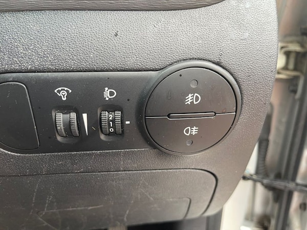 Used Hyundai i10 2012 for sale - 76162800: Photo 10