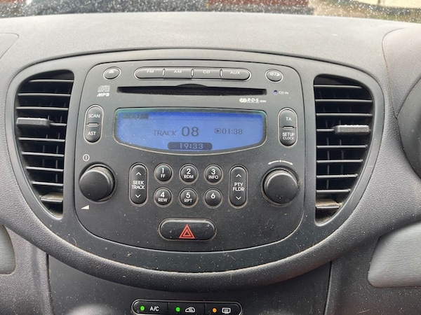 Used Hyundai i10 2012 for sale - 76162800: Photo 11