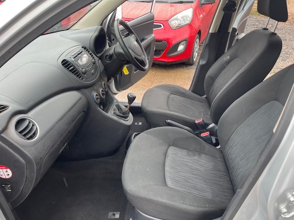 Used Hyundai i10 2012 for sale - 76162800: Photo 19