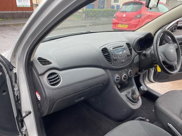 Used Hyundai i10 2012 for sale - 76162800: Photo 20